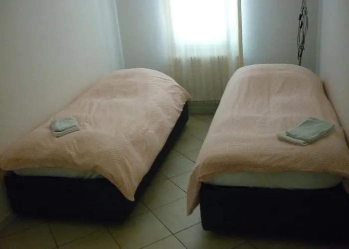 Serlio 24 2 شقة *